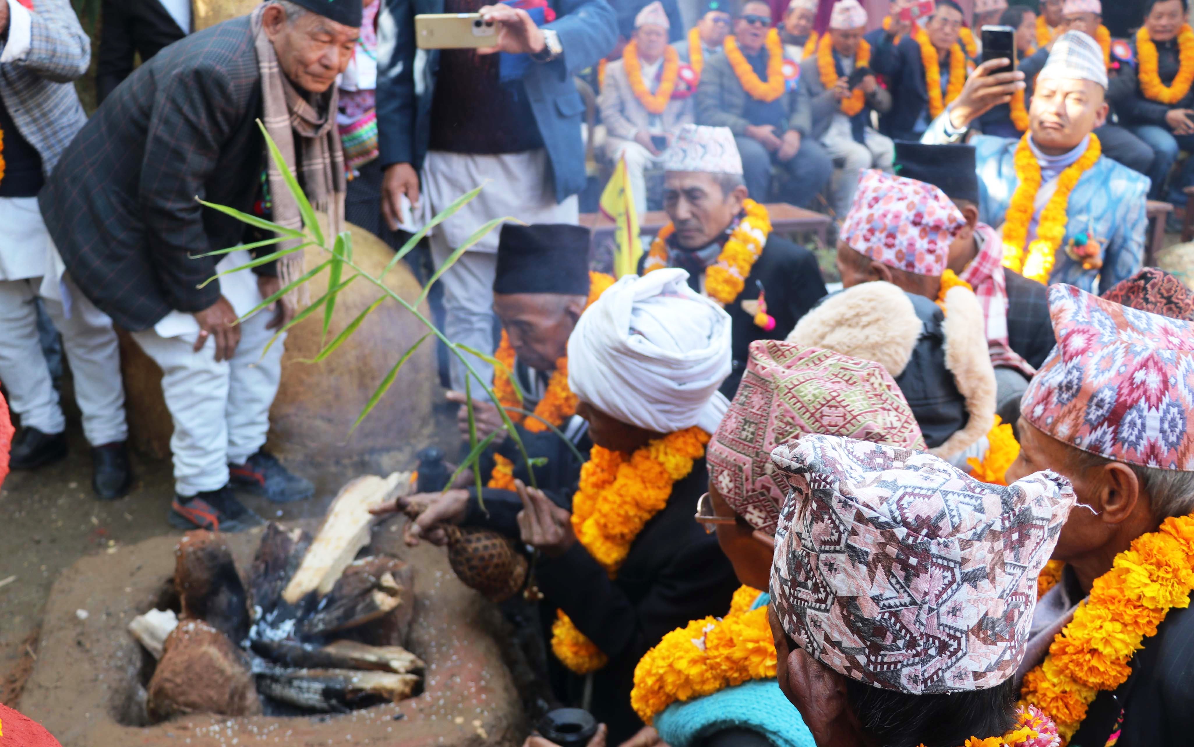 राष्ट्रिय महाधिवेशनका लागि दुमी किरात राईहरु खोटाङको खार्मीमा